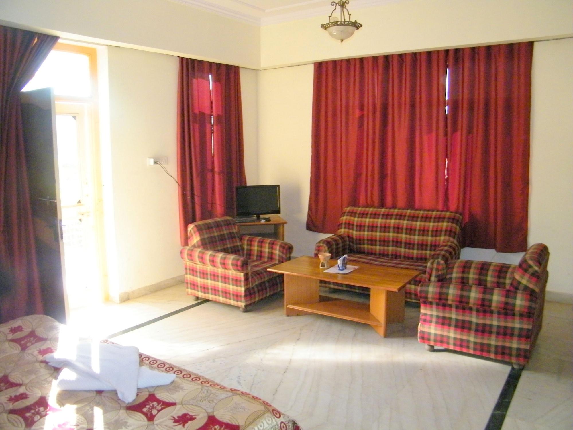 Swaraj Resorts בהאראטפור מראה חיצוני תמונה