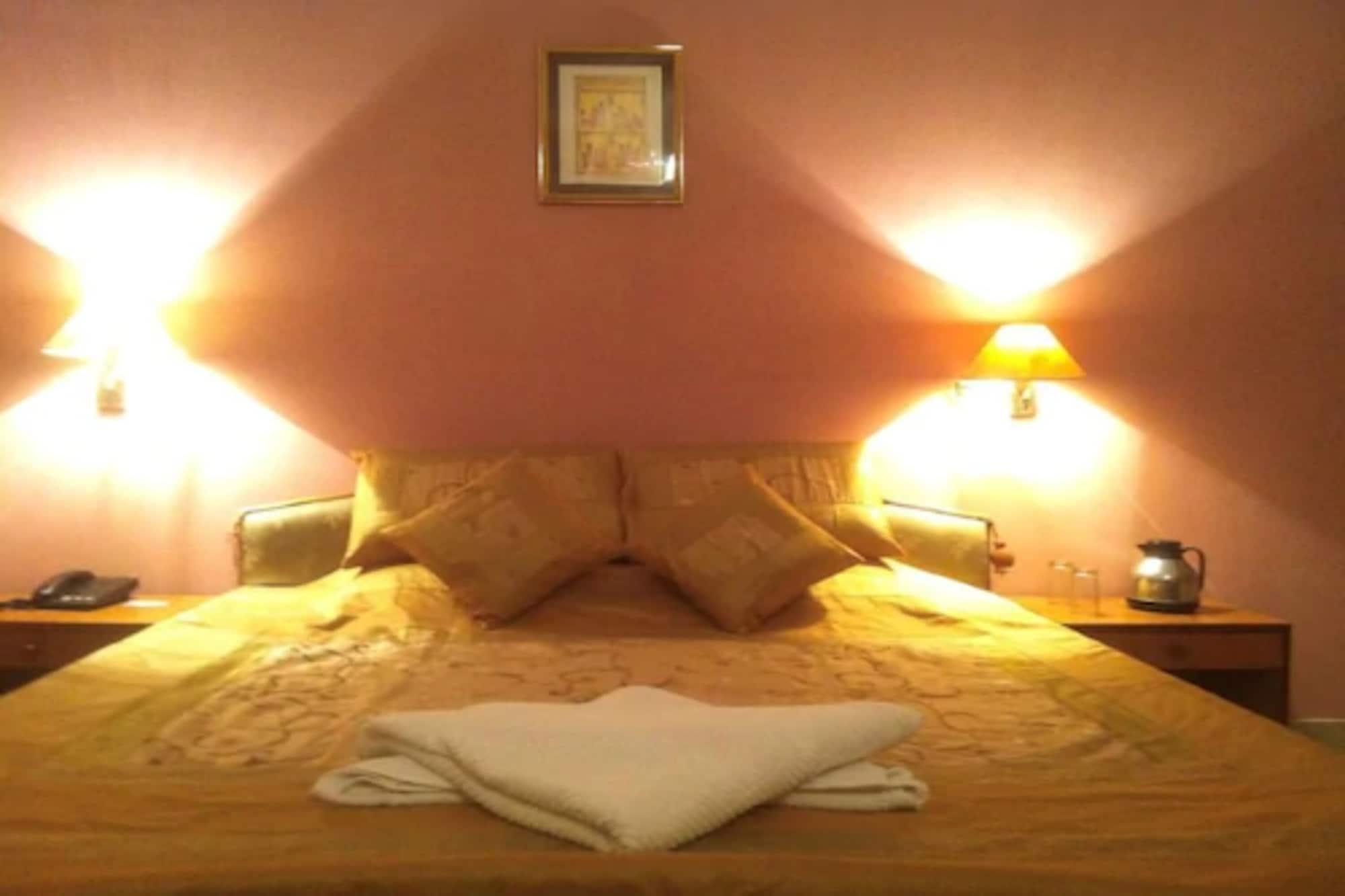 Swaraj Resorts בהאראטפור מראה חיצוני תמונה