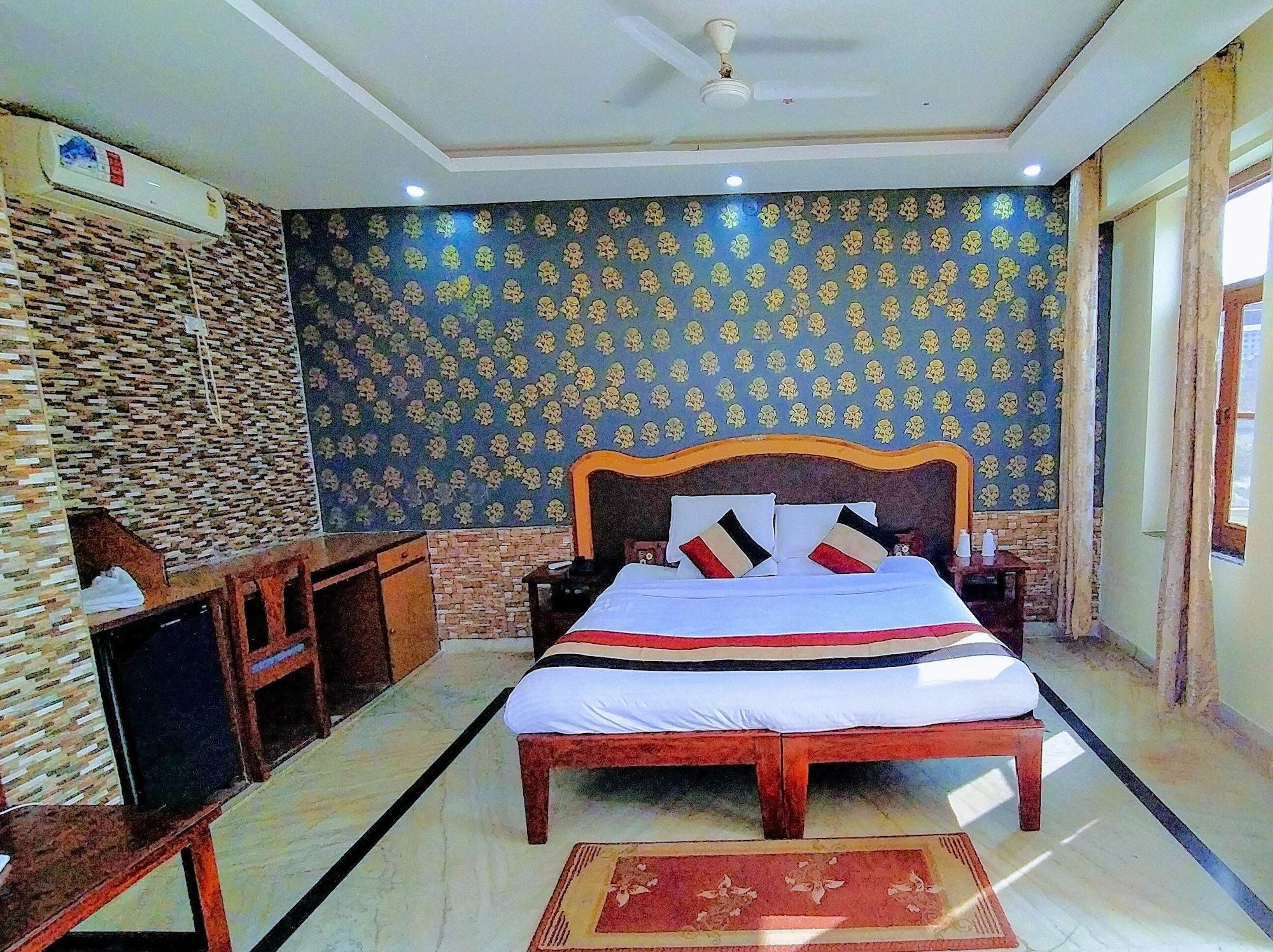 Swaraj Resorts בהאראטפור מראה חיצוני תמונה