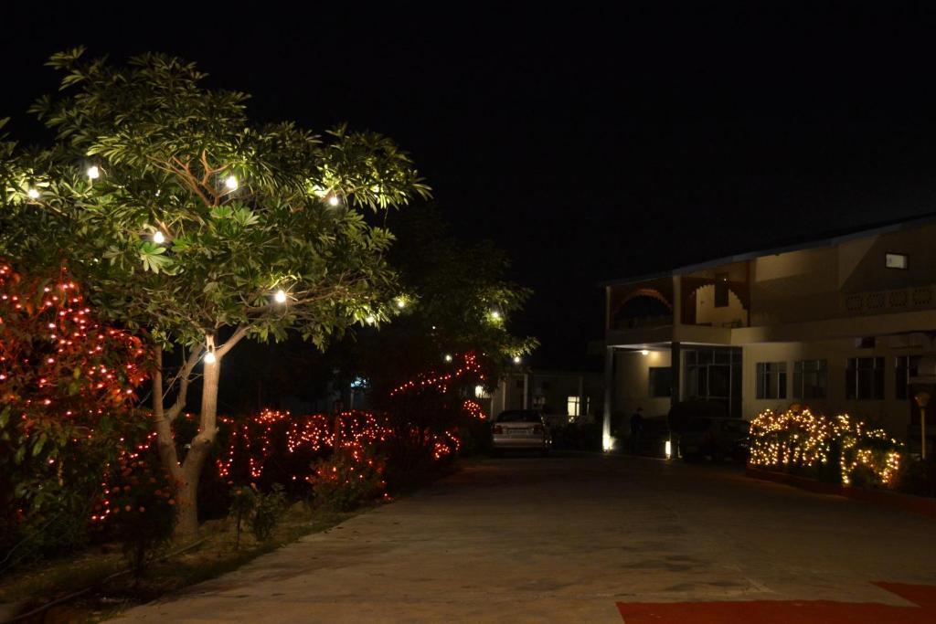 Swaraj Resorts בהאראטפור מראה חיצוני תמונה