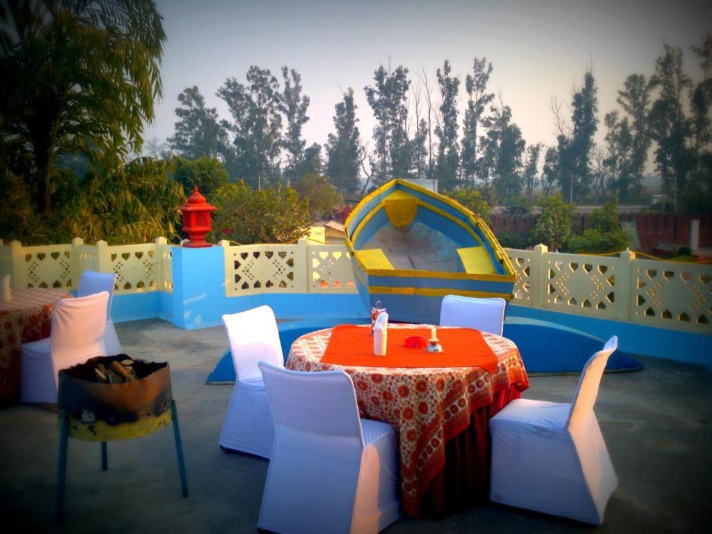 Swaraj Resorts בהאראטפור מראה חיצוני תמונה