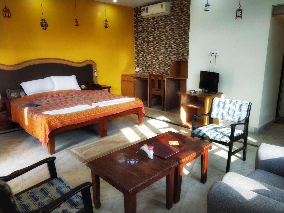 Swaraj Resorts בהאראטפור מראה חיצוני תמונה