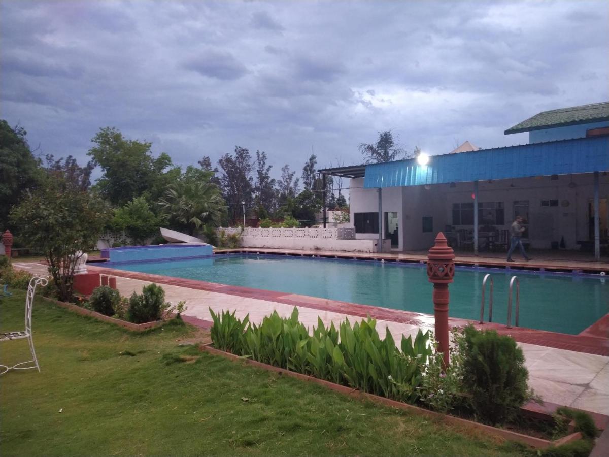 Swaraj Resorts בהאראטפור מראה חיצוני תמונה