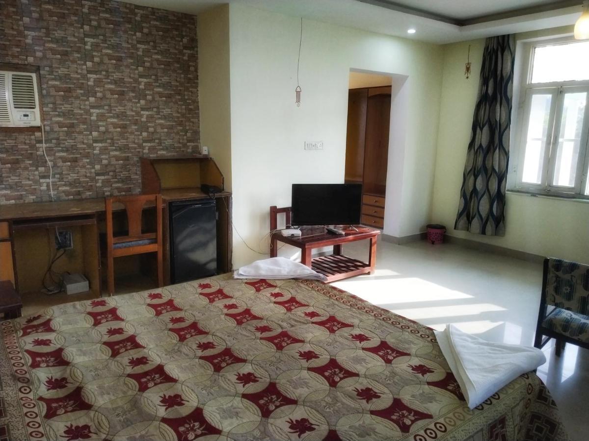 Swaraj Resorts בהאראטפור מראה חיצוני תמונה