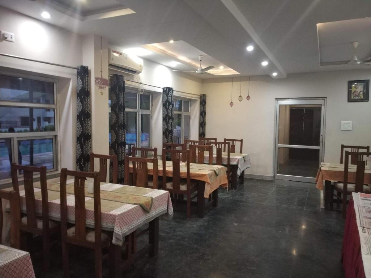 Swaraj Resorts בהאראטפור מראה חיצוני תמונה