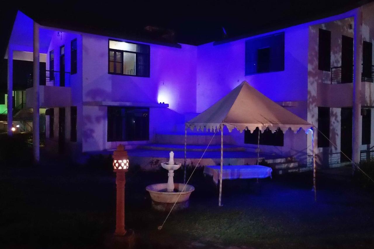 Swaraj Resorts בהאראטפור מראה חיצוני תמונה