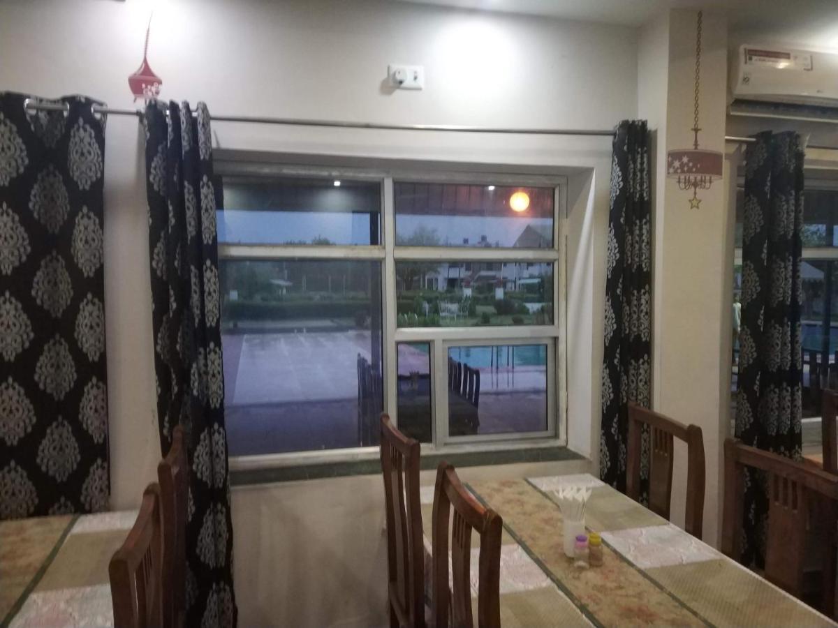 Swaraj Resorts בהאראטפור מראה חיצוני תמונה