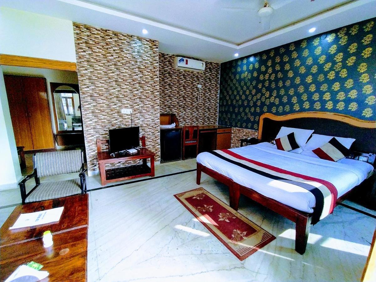 Swaraj Resorts בהאראטפור מראה חיצוני תמונה