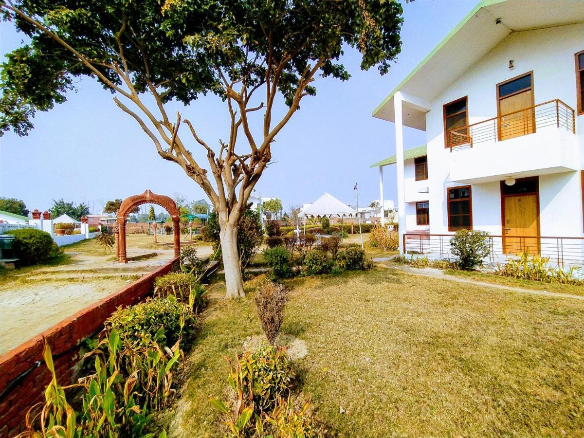 Swaraj Resorts בהאראטפור מראה חיצוני תמונה